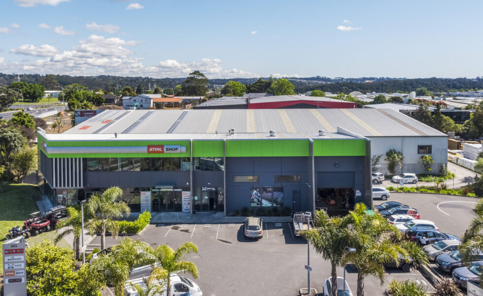256 ALBANY HIGHWAY 02